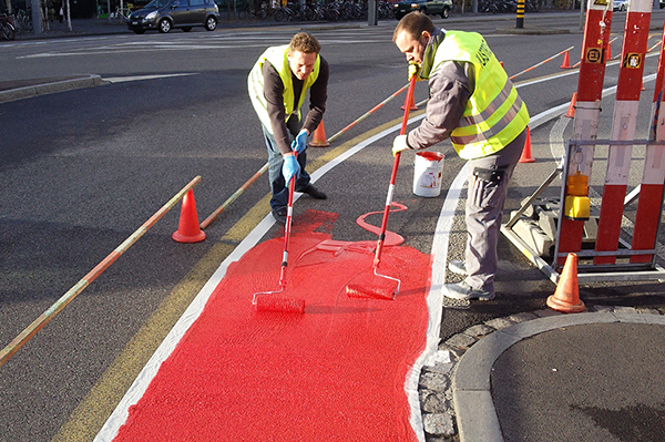 PlastiRoute™ Rollplast is easilly applied with paint rollers